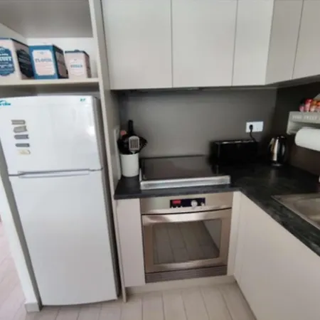 Apto. En Urbanizacion Albatros Con Salida A Playa 德尼亚