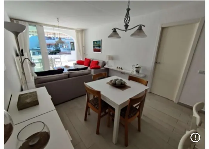 Apto. En Urbanizacion Albatros Con Salida A Playa 公寓