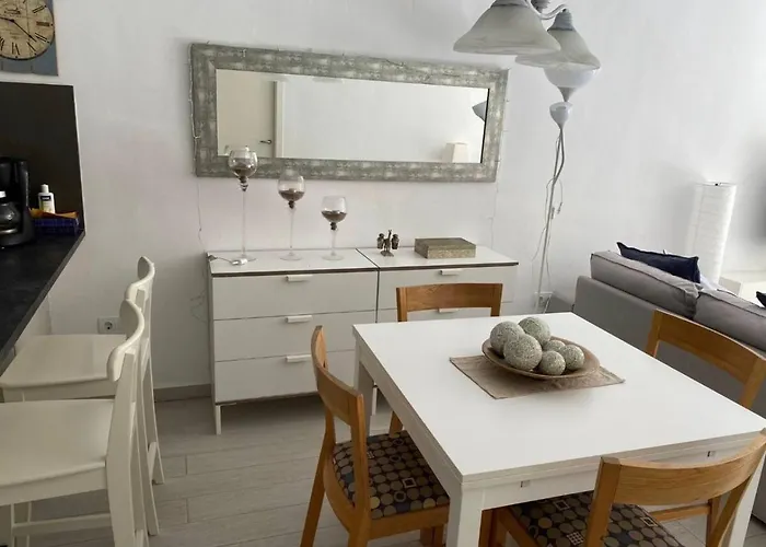 Apto. En Urbanizacion Albatros Con Salida A Playa 公寓