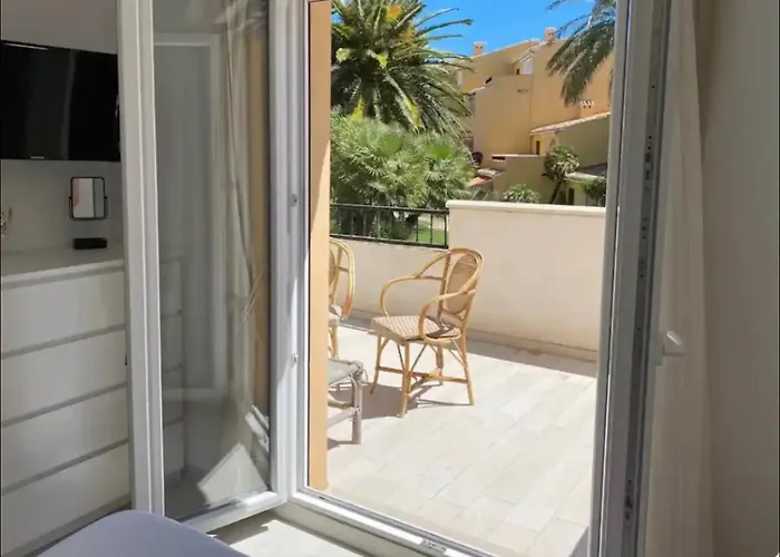 Apto. En Urbanizacion Albatros Con Salida A Playa * 德尼亚