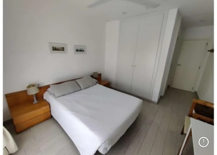 Apto. En Urbanizacion Albatros Con Salida A Playa Appartamento *