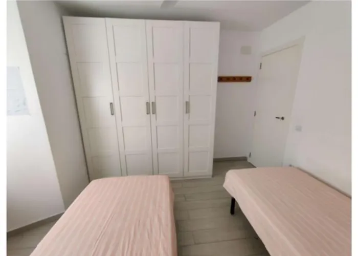 Apto. En Urbanizacion Albatros Con Salida A Playa Appartamento *