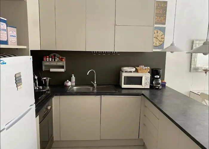 Apto. En Urbanizacion Albatros Con Salida A Playa Appartamento *