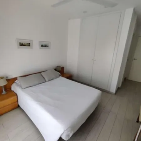 Apto. En Urbanizacion Albatros Con Salida A Playa Appartement *