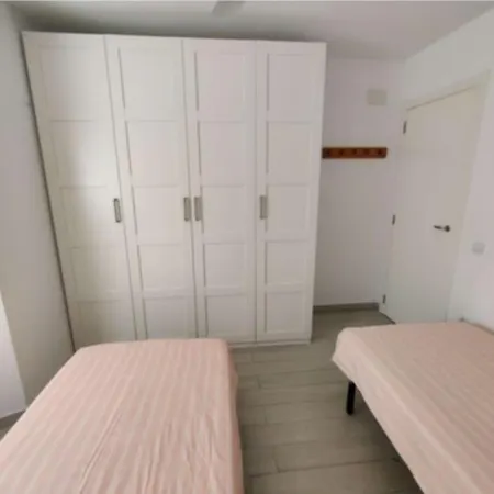 Apto. En Urbanizacion Albatros Con Salida A Playa Appartement *