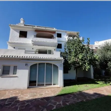 Apto. En Urbanizacion Albatros Con Salida A Playa Appartement *