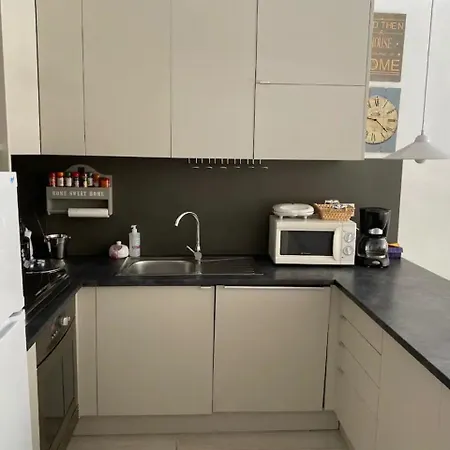 Apto. En Urbanizacion Albatros Con Salida A Playa Appartement *