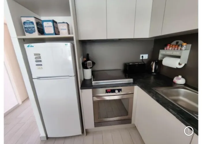 Apto. En Urbanizacion Albatros Con Salida A Playa دينايا