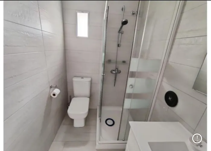 Apto. En Urbanizacion Albatros Con Salida A Playa * دينايا